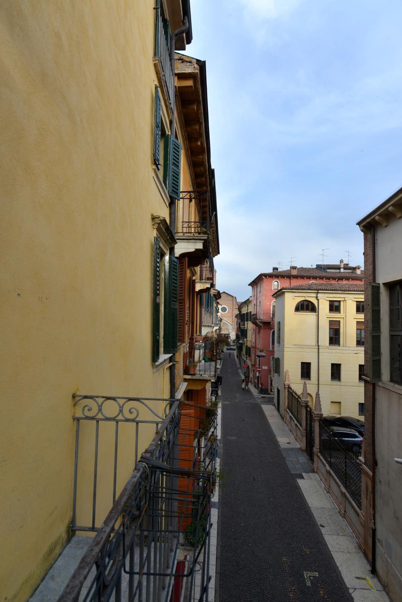 Verde Primavera By Maison 73 * Verona